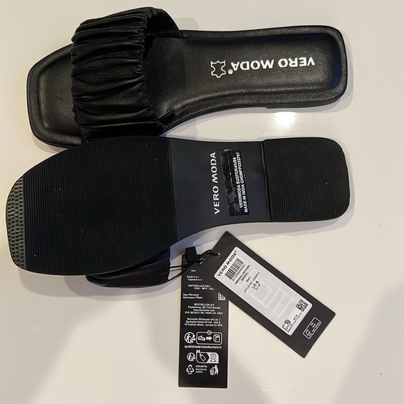 Vero Moda Fiona Ruched Leather Slip-On Open Toe Flat Sandals - Picture 6 of 6